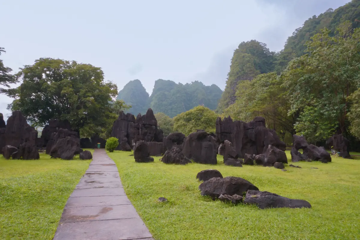 Leang Leang taman batu park